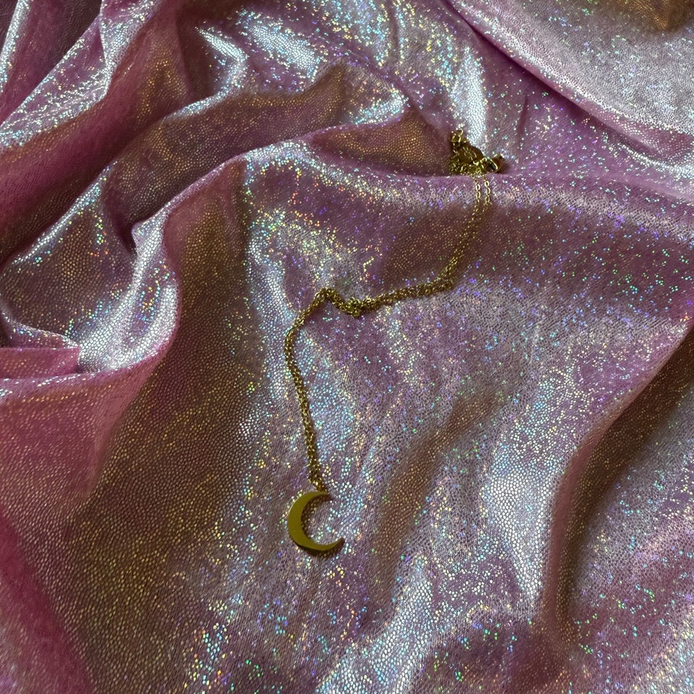 Half Moon Delicate Necklace Gold